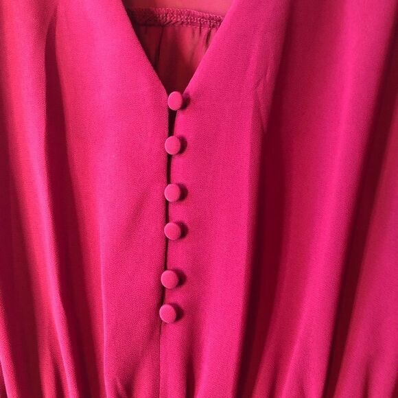 Forever 21 Dark Fuchsia Dress, Elasticized Cuffs. Good work dress. - Picture 6 of 11